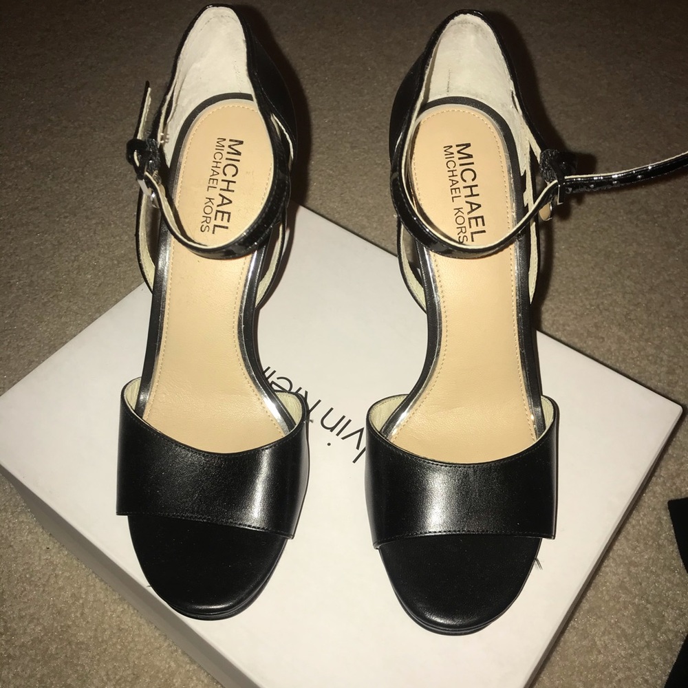 Michael Kors Black Pumps